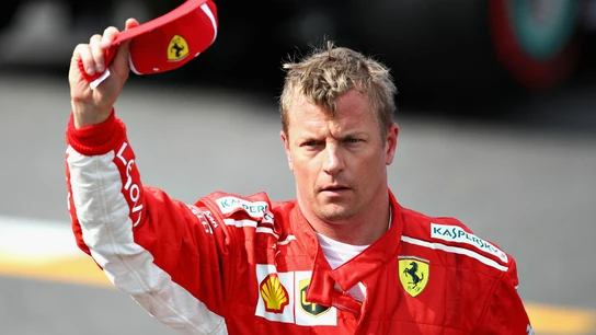 Kimi Raikkonen saluda Kimi Raikkonen saluda