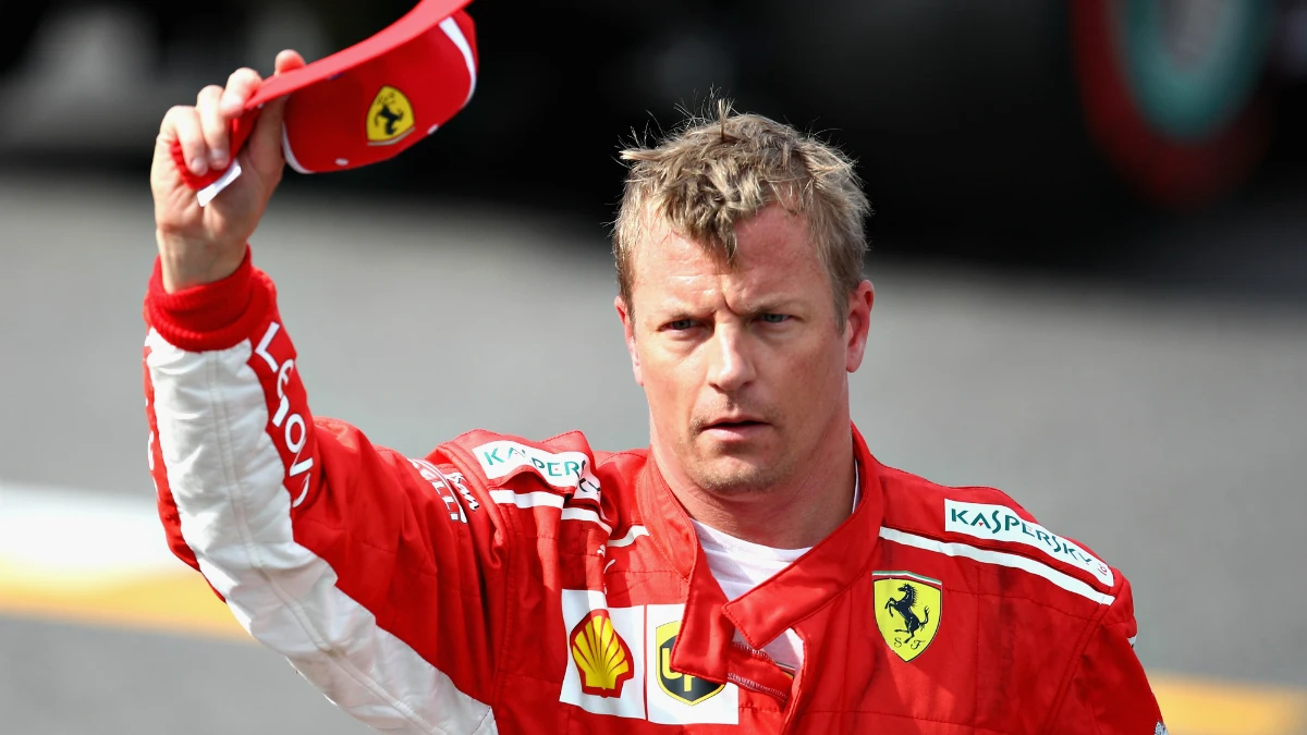 Kimi Raikkonen saluda