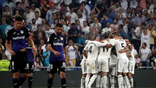 Los jugadores del Real Madrid celebran el gol de Karim Benzema Los jugadores del Real Madrid celebran el gol de Karim Benzema