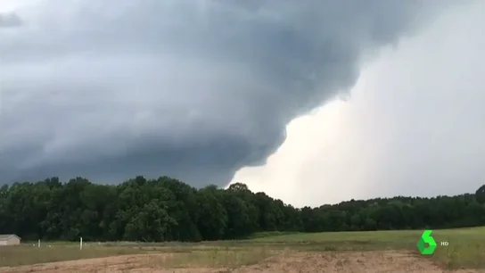 Un espectacular tornado atraviesa el estado de Michigan Un espectacular tornado atraviesa el estado de Michigan