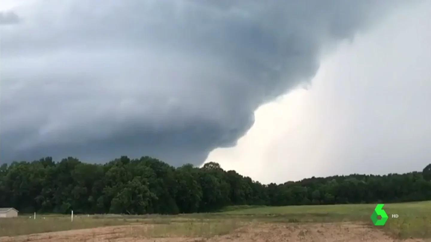 Un espectacular tornado atraviesa el estado de Michigan Un espectacular tornado atraviesa el estado de Michigan