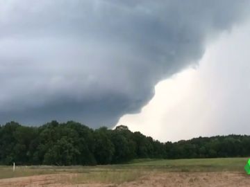 Un espectacular tornado atraviesa el estado de Michigan Un espectacular tornado atraviesa el estado de Michigan