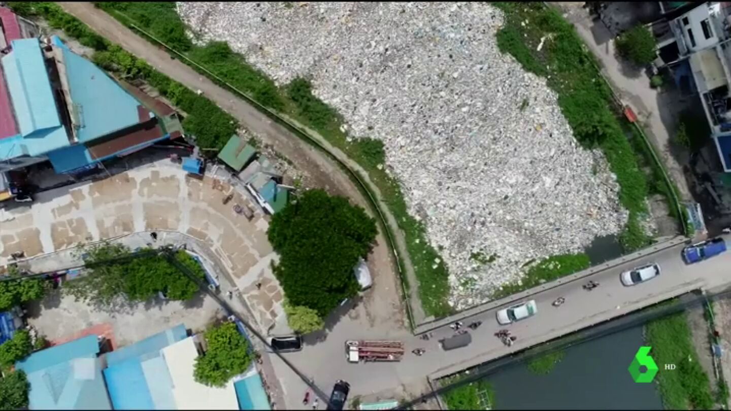 El pl&aacute;stico asfixia los r&iacute;os de Camboya