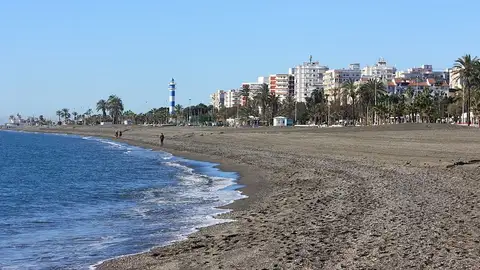 Playa canina de Torre del Mar, Málaga 9 playas que puedes visitar con tu perro