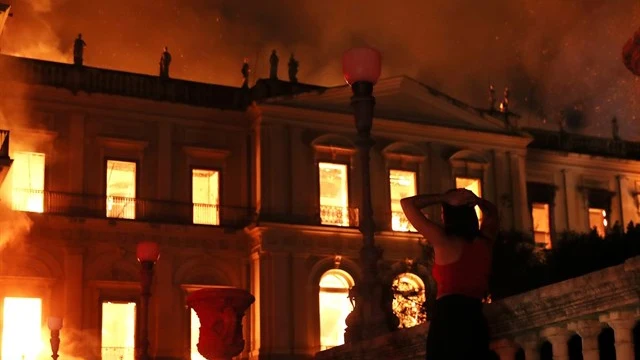 Imagen del incendio en el Museo Nacional de Brasil