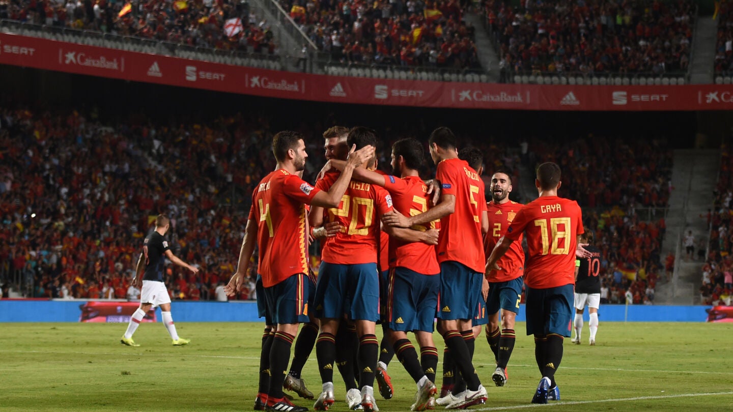 La selecci&oacute;n espa&ntilde;ola celebra un gol