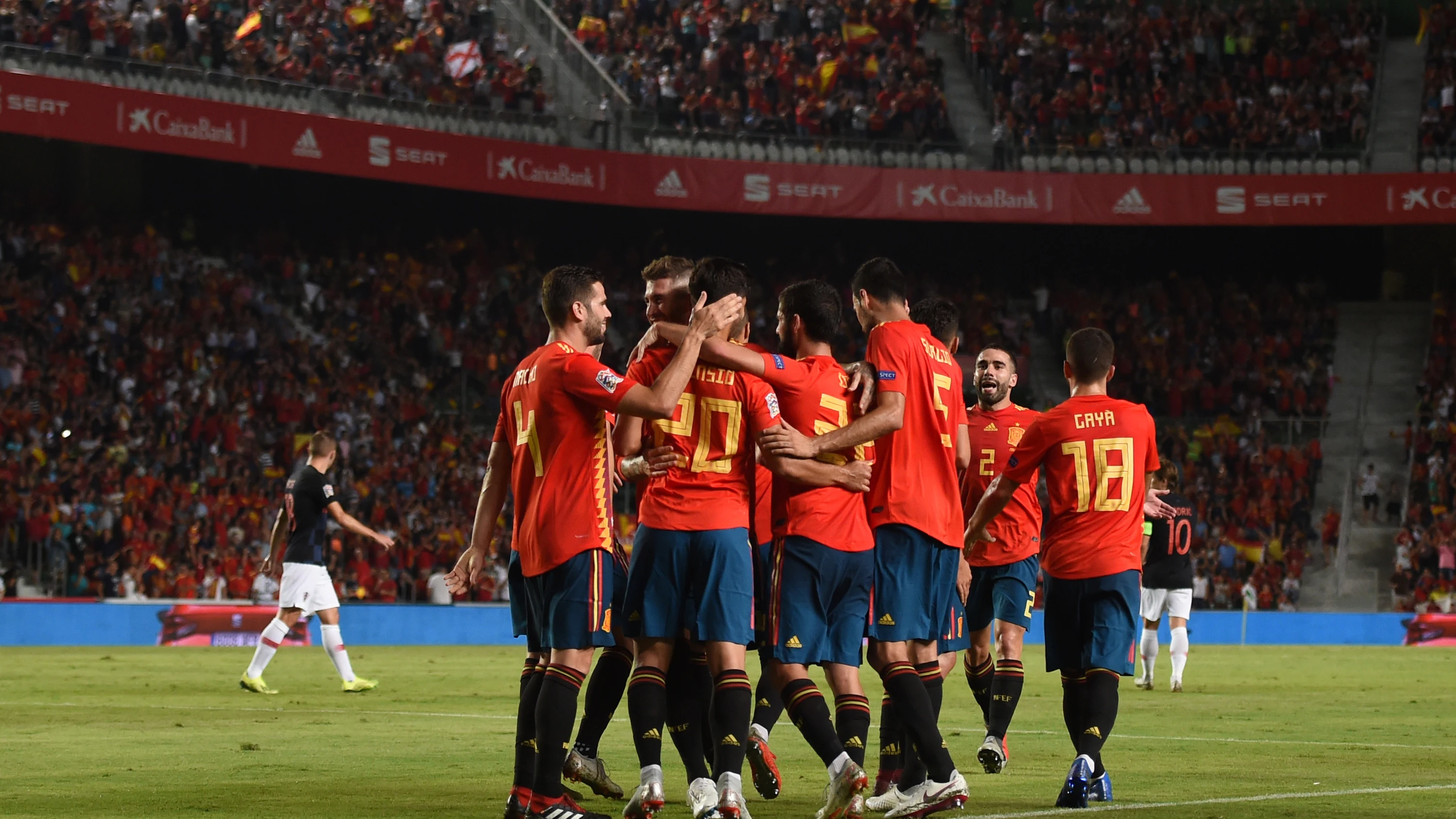 La selección española celebra un gol