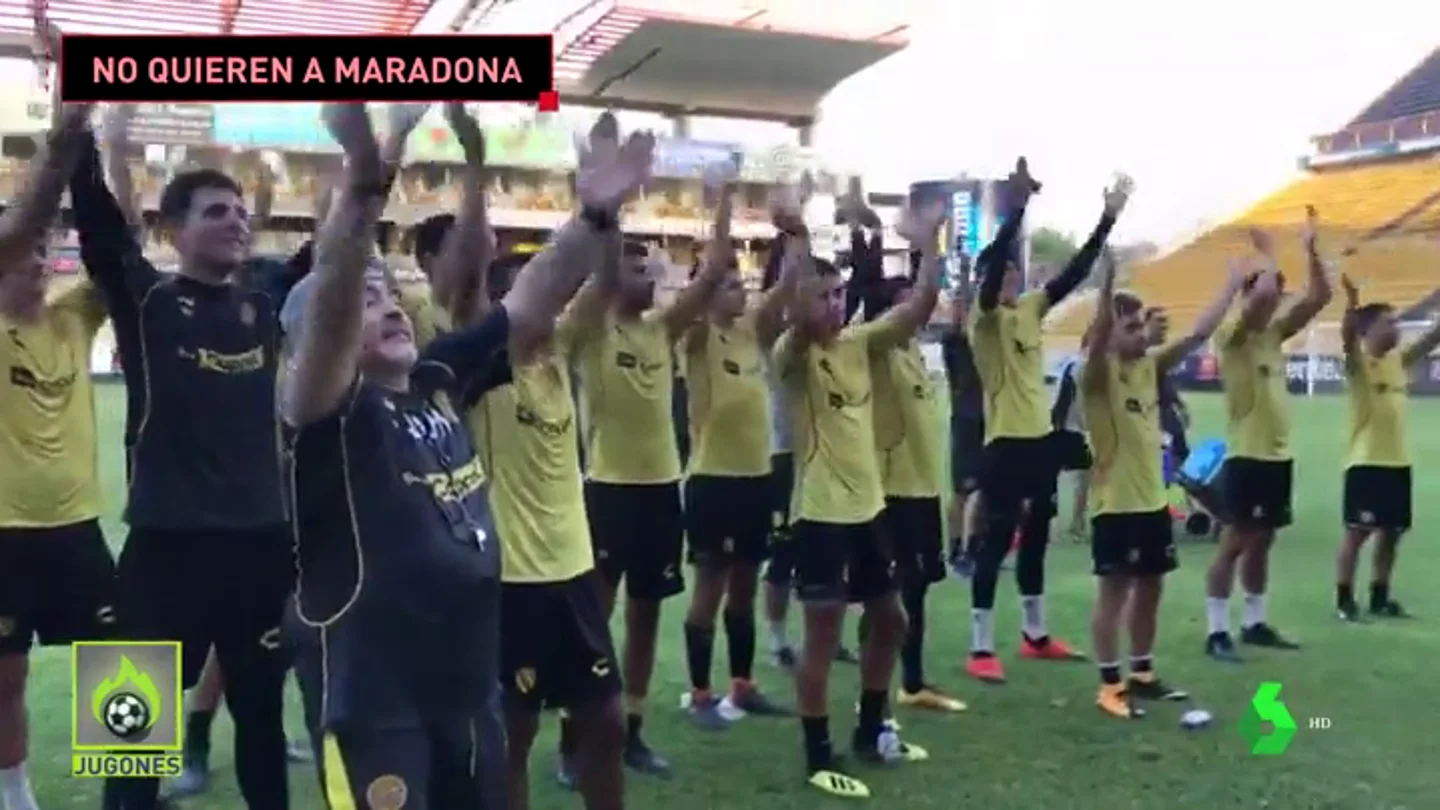 Maradona, rechazado por sus nuevos vecinos Maradona, rechazado por sus nuevos vecinos