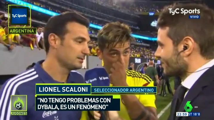 Scaloni llama a Dybala para desmentir, en plena entrevista, su mala relación