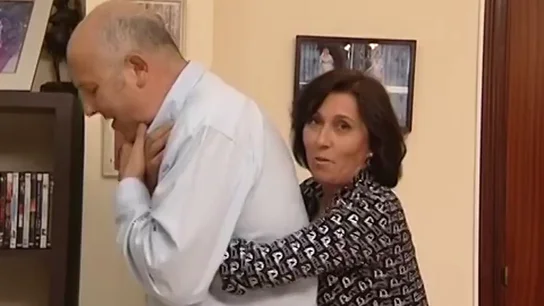 Borrador El otro vídeo de Trini que no te dejará indiferente: así salva a su marido de un atragantamiento al son de los villancicos Borrador El otro vídeo de Trini que no te dejará indiferente: así salva a su marido de un atragantamiento al son de los villancicos