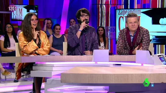 "Estimado doctor Enrique Peinado, ¿Qué evento relevante del medio televisivo querría resaltar hoy?", así es el Zapeando más culto que jamás has visto "Estimado doctor Enrique Peinado, ¿Qué evento relevante del medio televisivo querría resaltar hoy?", así es el Zapeando más culto que jamás has visto