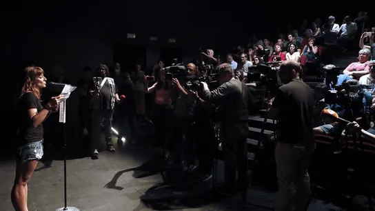 Un centenar de personas reclama la libertad de Willy Toledo en el Teatro del Barrio Un centenar de personas reclama la libertad de Willy Toledo en el Teatro del Barrio