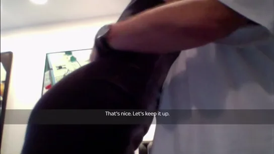 Acaricia su espalda y se insinúa: sale a la luz el vídeo que demuestra el acoso sexual de Harvey Weinstein a Melissa Thompson Acaricia su espalda y se insinúa: sale a la luz el vídeo que demuestra el acoso sexual de Harvey Weinstein a Melissa Thompson