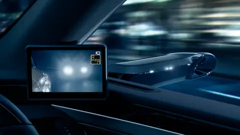 Lexus presenta su primer modelo de producción con cámaras en lugar de espejos Lexus presenta su primer modelo de producción con cámaras en lugar de espejos