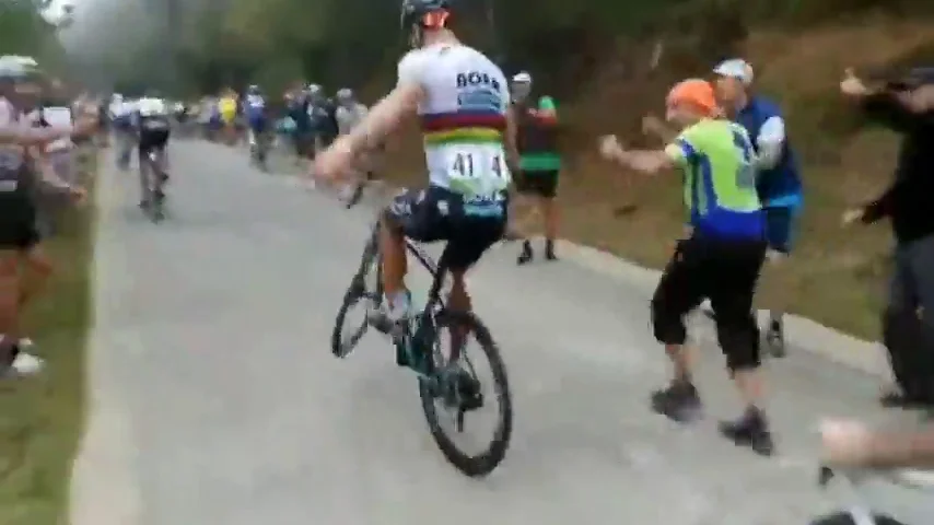 La maniobra de Peter Sagan en plena ascensión que hizo enloquecer a los aficionados