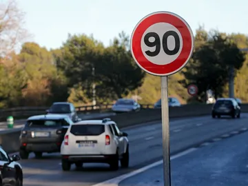 Limitación de la velocidad máxima en las carreteras Limitación de la velocidad máxima en las carreteras