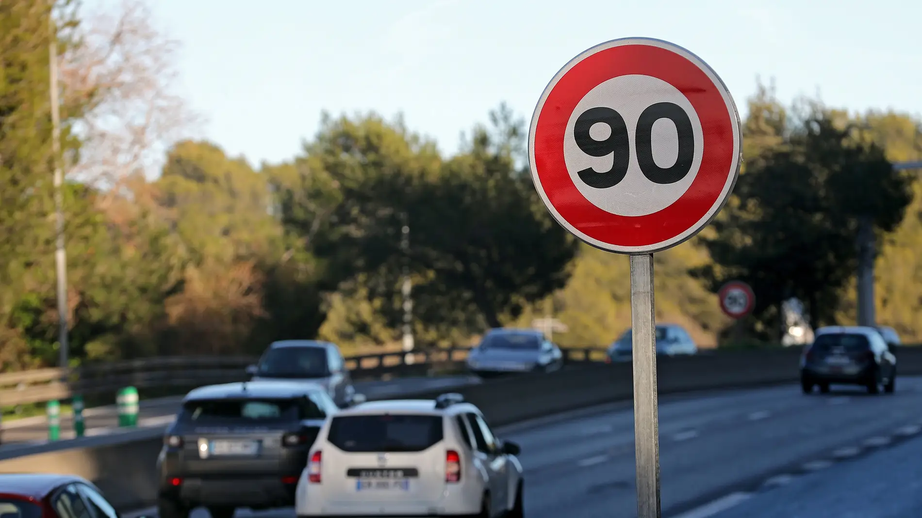 Limitación de la velocidad máxima en las carreteras