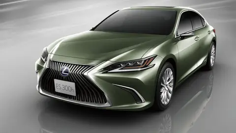 Lexus presenta su primer modelo de producción con cámaras en lugar de espejos Lexus presenta su primer modelo de producción con cámaras en lugar de espejos