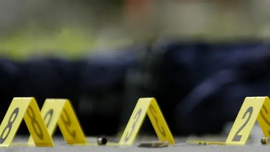 Un hombre mata a cinco personas y después se suicida Un hombre mata a cinco personas y después se suicida