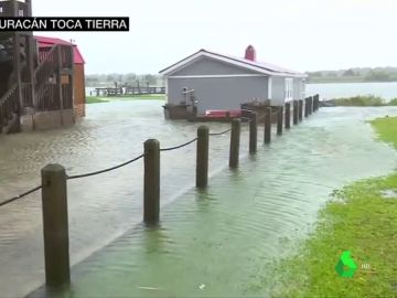 Inundaciones y 400.000 familias sin electricidad: el huracán Florence toca tierra 