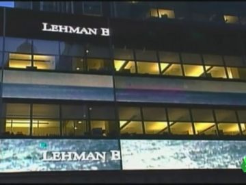 La economía aún tiembla y las prometidas reformas de control del sistema financiero no han llegado a cumplirse 10 años después de la quiebra de Lehman Brothers La economía aún tiembla y las prometidas reformas de control del sistema financiero no han llegado a cumplirse 10 años después de la quiebra de Lehman Brothers