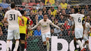 Smalling celebra un gol con el United