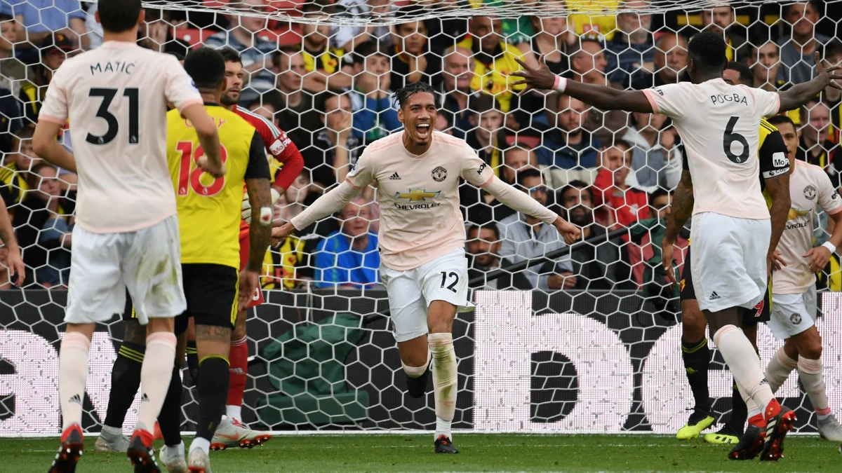 Smalling celebra un gol con el United