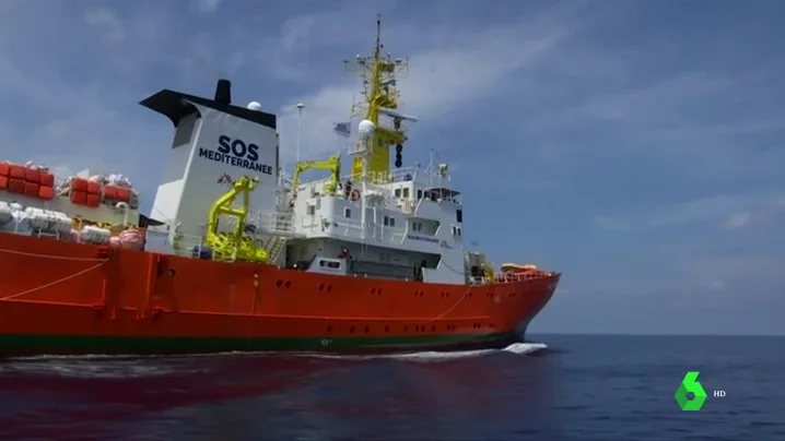 El barco Aquarius zarpa desde Marsella El barco Aquarius zarpa desde Marsella