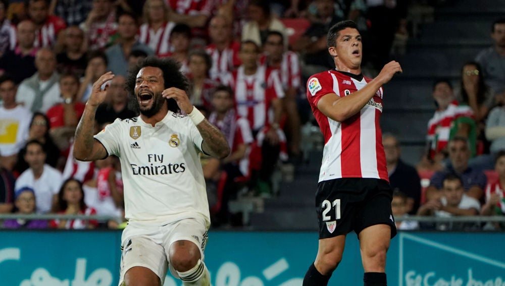 Marcelo se lamenta durante el partido contra el Athletic
