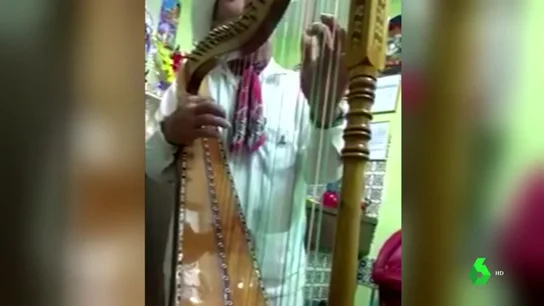 Tres hombres vestidos de mariachis matan a cuatro personas Tres hombres vestidos de mariachis matan a cuatro personas