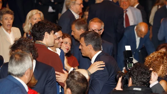 'Los Javis' hablando con Pedro Sánchez 'Los Javis' hablando con Pedro Sánchez