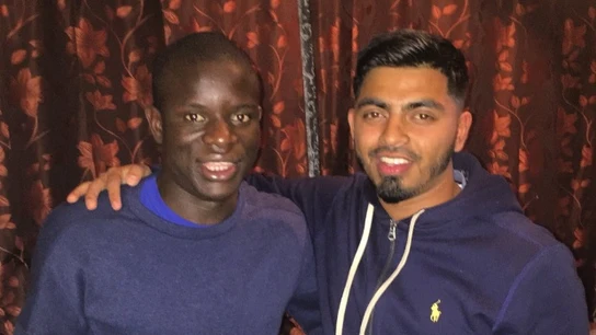 Kanté con sus 'nuevos' amigos Kanté con sus 'nuevos' amigos