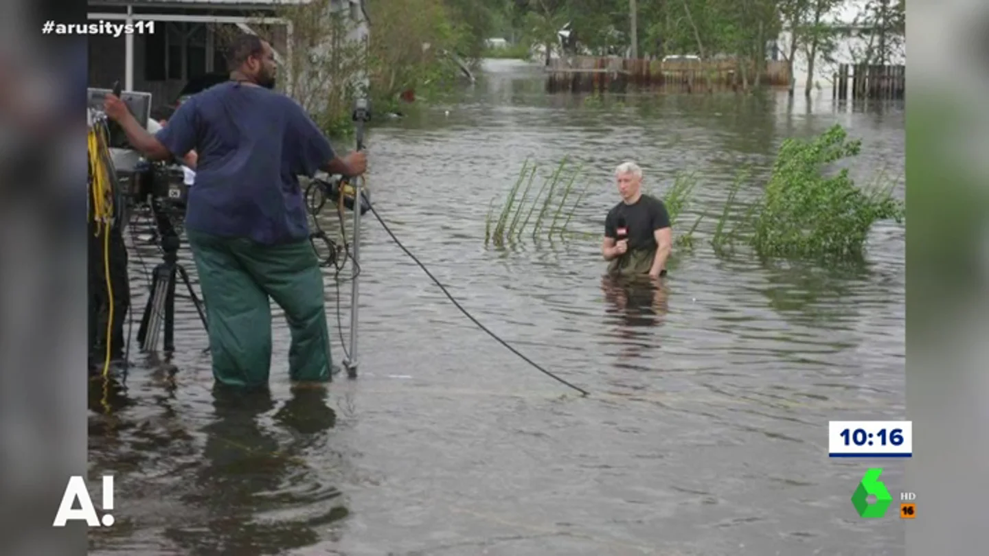 El periodista Anderson Cooper durante una transmisión para la CDN El periodista Anderson Cooper durante una transmisión para la CDN