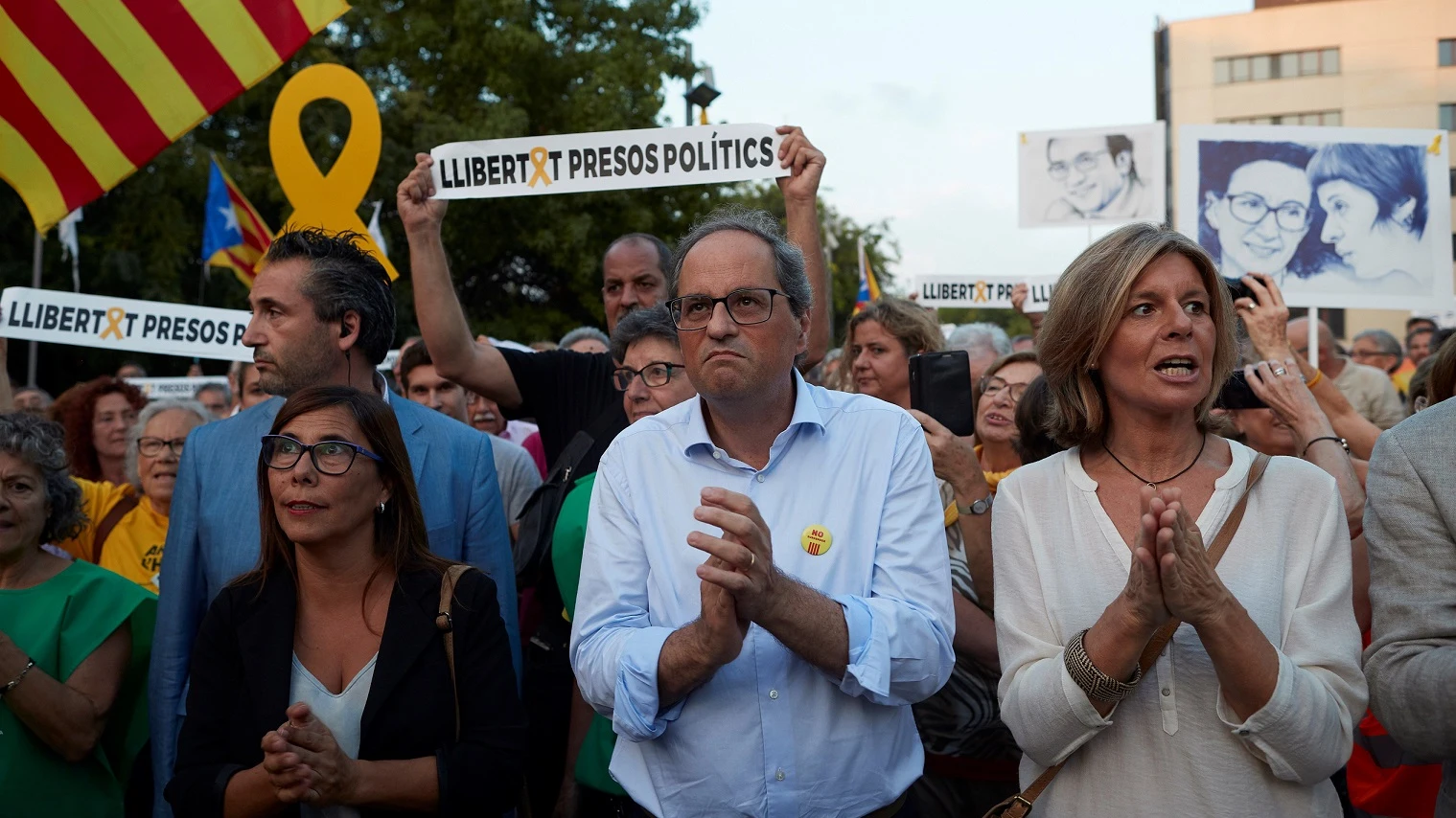 Torra con la alcaldesa de Sant Cugat, Carmela Fortuny, en un acto homenaje a Sànchez y Cuixart