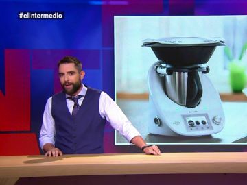 Dani Mateo analiza la advertencia de la ONU sobre "robots asesinos": "Cerrad las puertas, esconded a los niños y desenchufad la termomix" Dani Mateo analiza la advertencia de la ONU sobre "robots asesinos": "Cerrad las puertas, esconded a los niños y desenchufad la termomix"