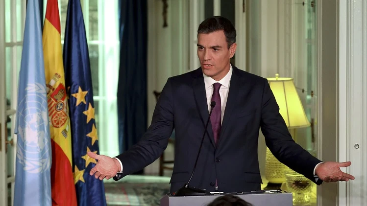 Imagen de Pedro Sánchez ante los medios 