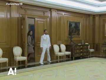 El pequeño traspiés de la reina Letizia El pequeño traspiés de la reina Letizia