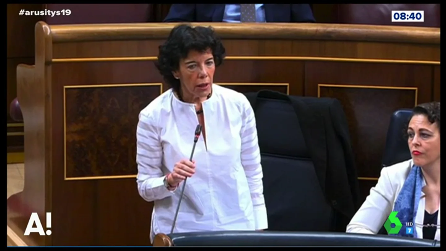 Gambazo de la ministra de Educación Gambazo de la ministra de Educación