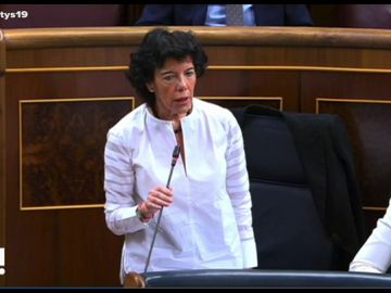 Gambazo de la ministra de Educación Gambazo de la ministra de Educación