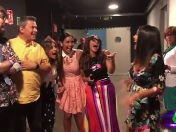 La emocionante reacción de los zapeadores cuando Lorena Castell desveló fuera de cámara que estaba embarazada: "No es mío, ¿no?" La emocionante reacción de los zapeadores cuando Lorena Castell desveló fuera de cámara que estaba embarazada: "No es mío, ¿no?"