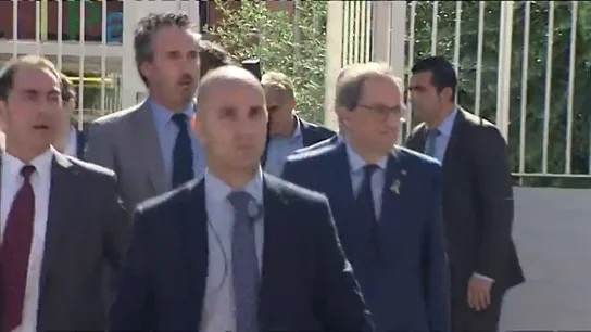 Torra, abucheado al llegar al instituto donde nueve profesores fueron denunciados por supuestas humillaciones a hijos de guardias civiles Torra, abucheado al llegar al instituto donde nueve profesores fueron denunciados por supuestas humillaciones a hijos de guardias civiles