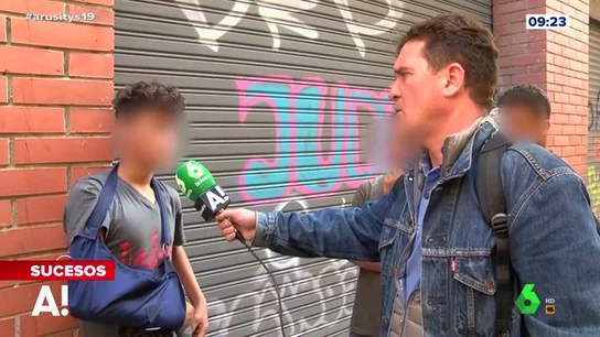 Carlos Quílez se desplaza a Barcelona para entrevistar a un grupo de menores migrantes Carlos Quílez se desplaza a Barcelona para entrevistar a un grupo de menores migrantes
