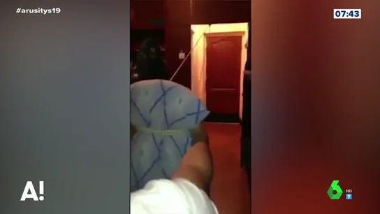 Golpe a un oficial ruso en la cara Golpe a un oficial ruso en la cara
