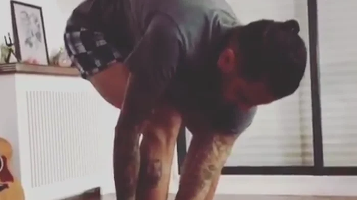 Alves se pone los tacones de su pareja