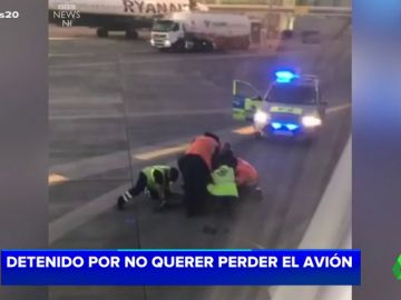 Detenido por correr por la pista de despegue del aeropuerto de Dublín Detenido por correr por la pista de despegue del aeropuerto de Dublín