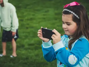 Más de dos horas con los dispositivos móviles afecta a las habilidades cognitivas de los niños Más de dos horas con los dispositivos móviles afecta a las habilidades cognitivas de los niños
