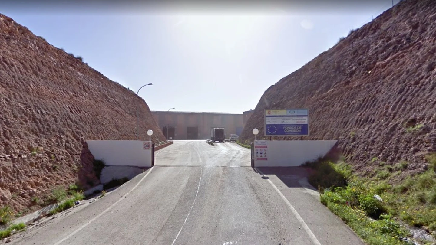 Acceso a la planta de compostaje de Gádor Acceso a la planta de compostaje de Gádor