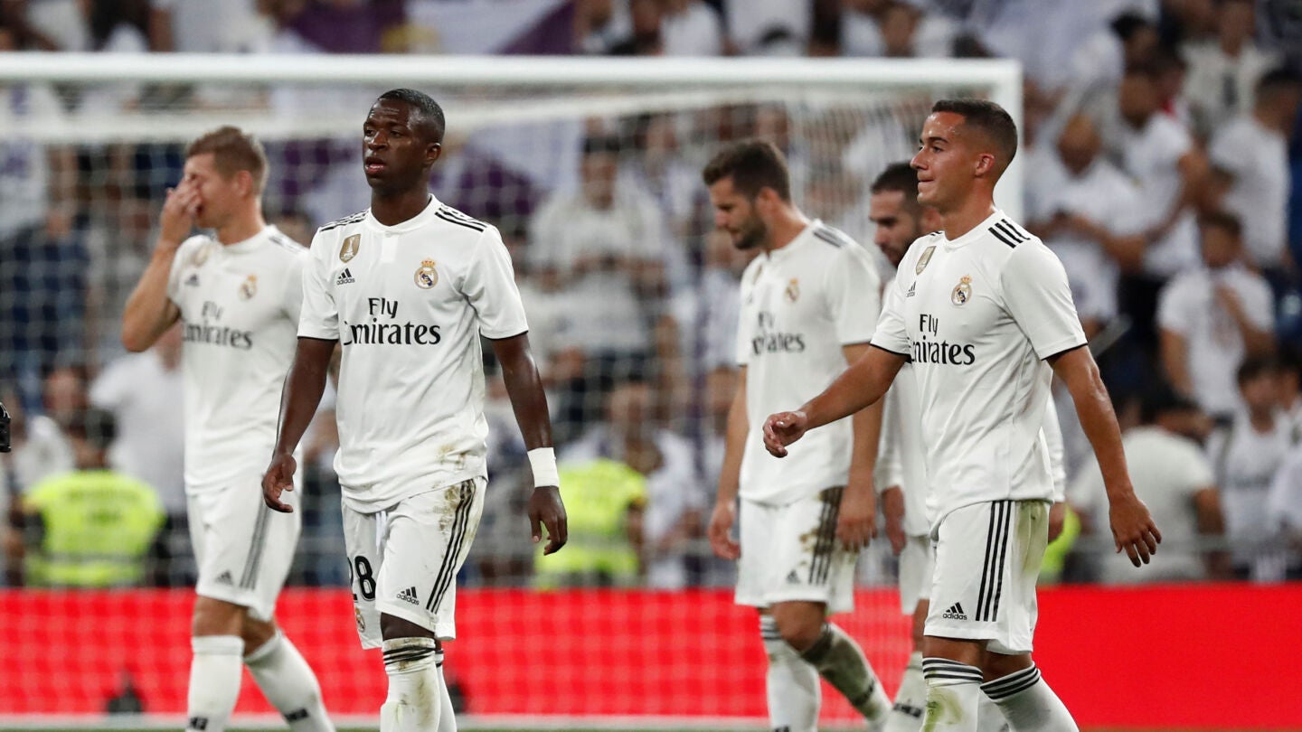 Vin&iacute;cius, junto a sus compa&ntilde;eros en el partido contra el Atl&eacute;tico de Madrid