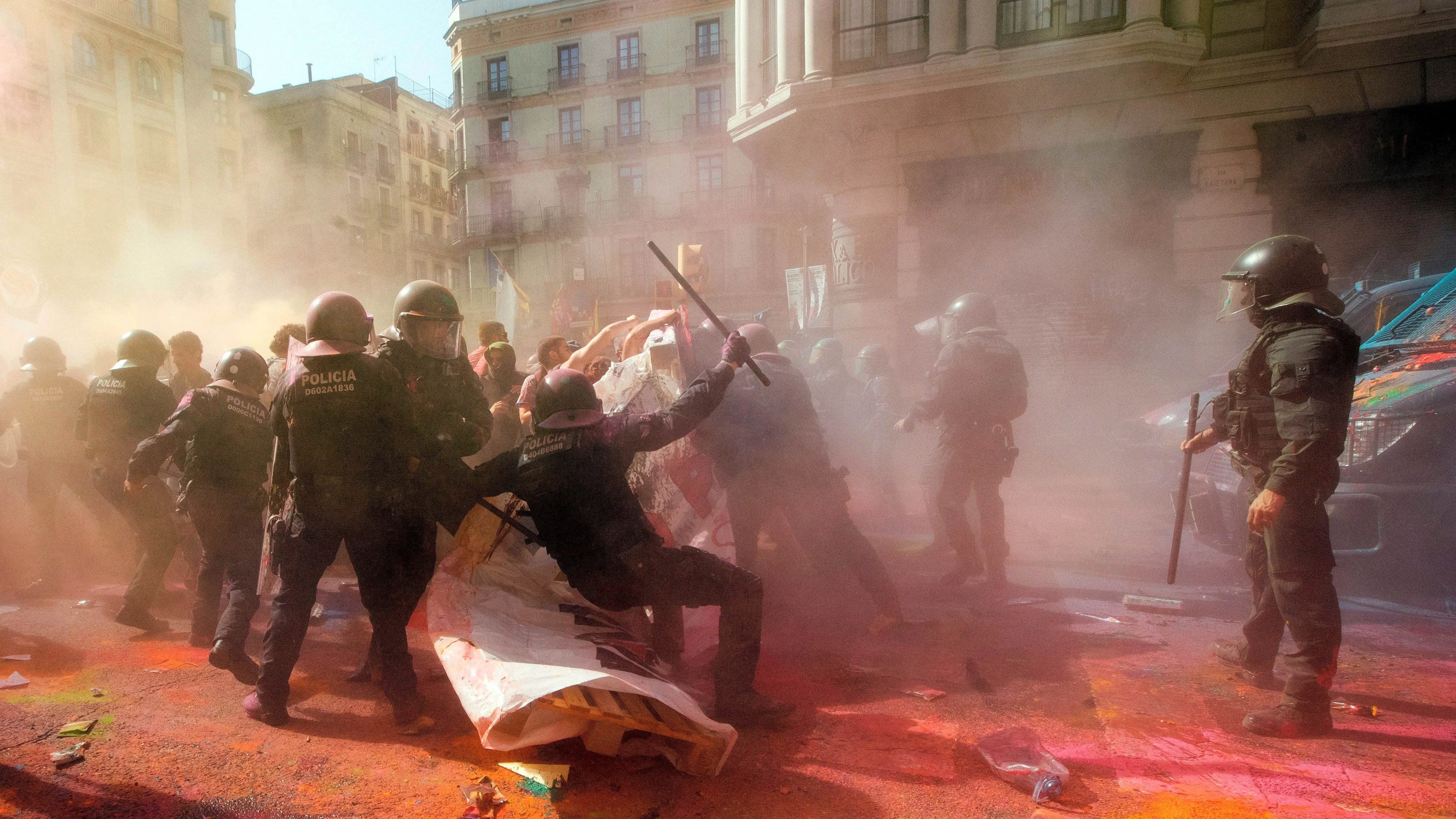 Carga policial en la manifestación en Barcelona