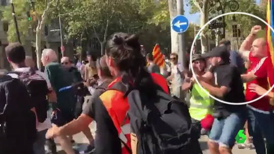 Nuevas imágenes de la agresión que se produjo tras la manifestación de Jusapol Nuevas imágenes de la agresión que se produjo tras la manifestación de Jusapol